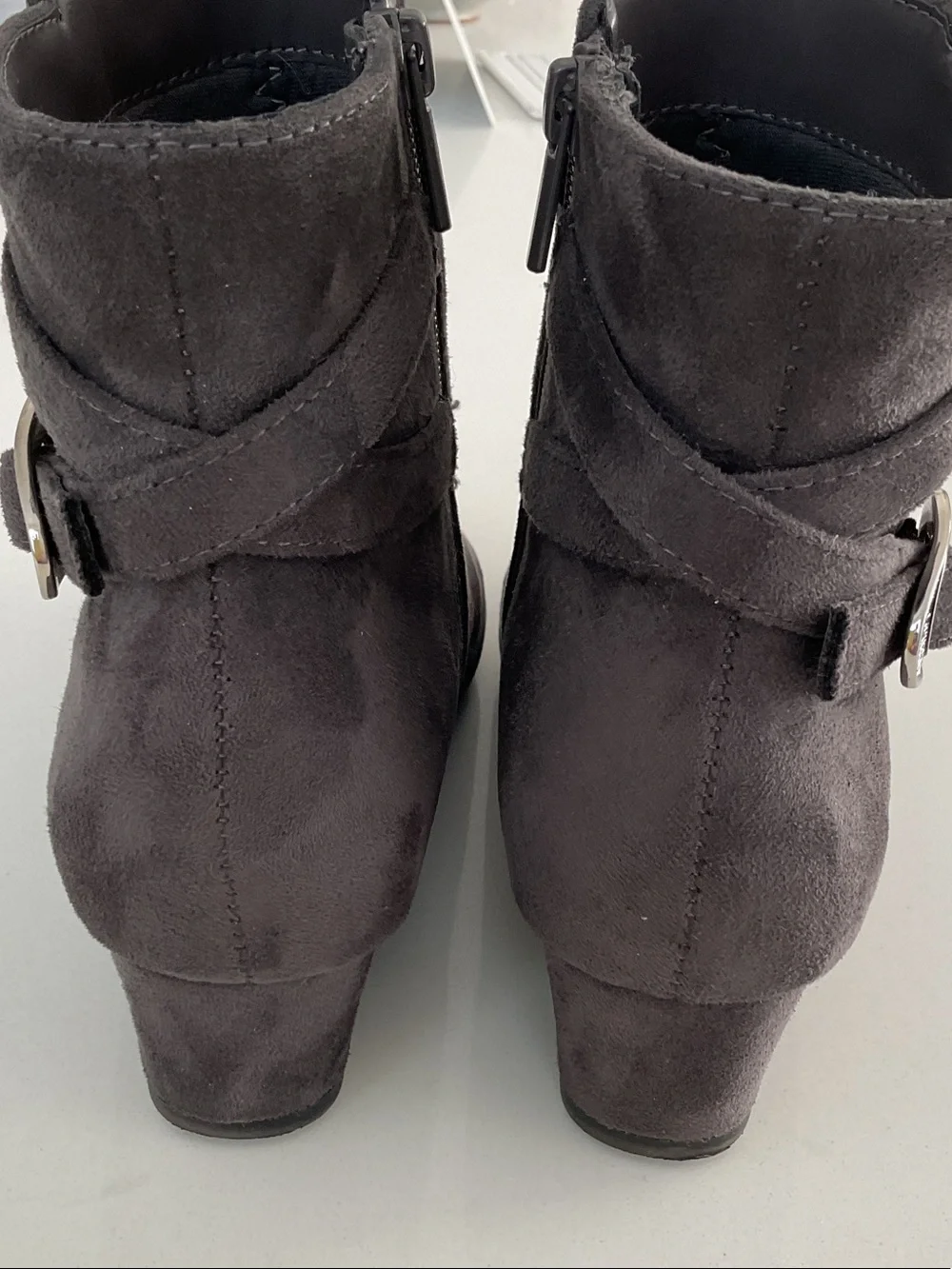 Impo sleek suede